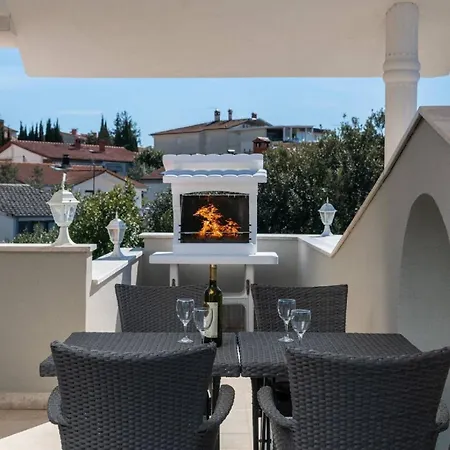 Apartment Donatella -apt 2- Mit Meerblick *